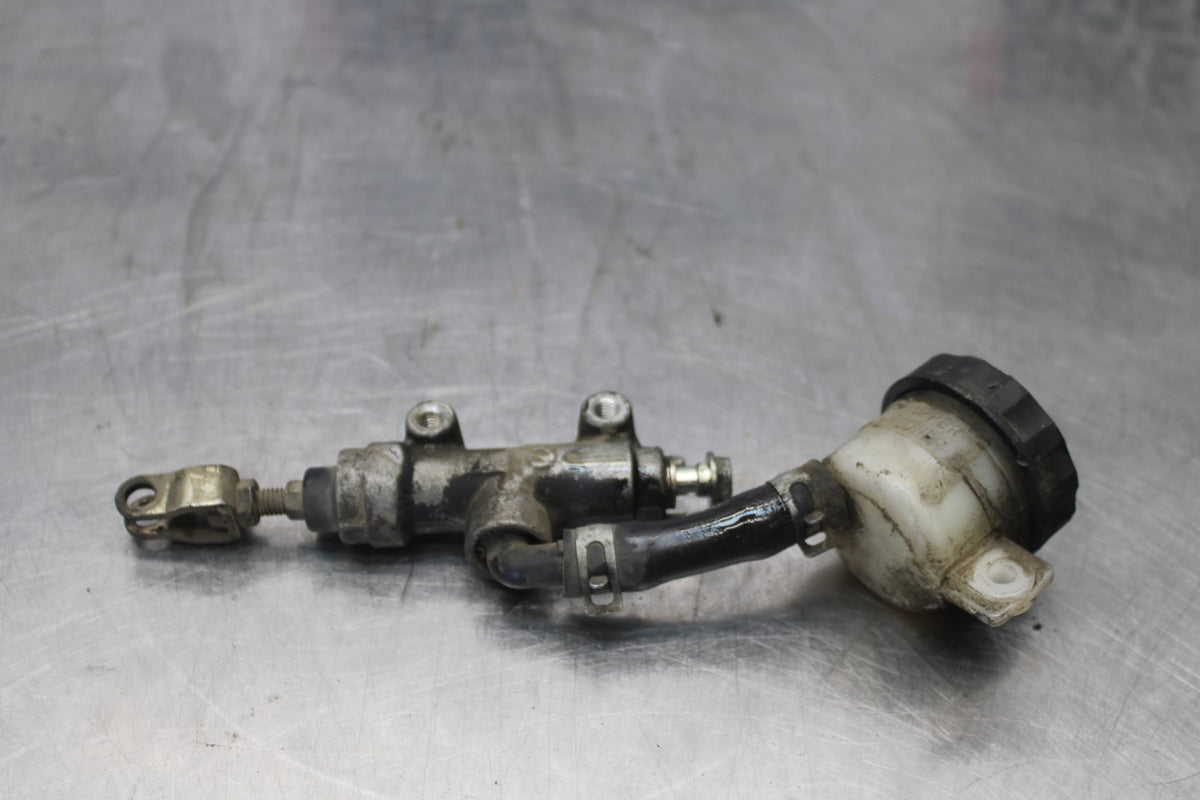 03 KAWASAKI VULCAN 1600 REAR BACK BRAKE MASTER CYLINDER W RESERVOIR BB865