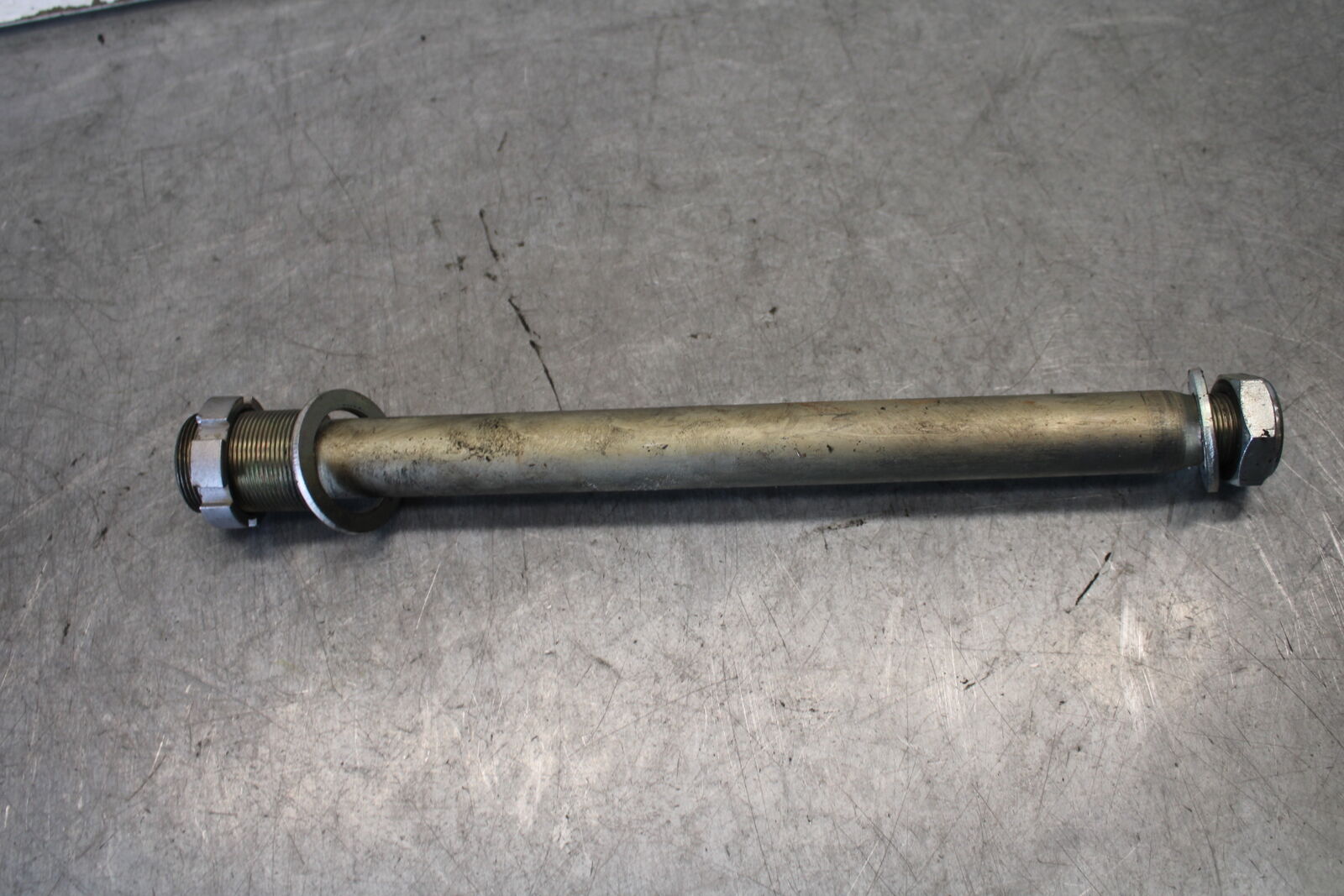 08-16 YAMAHA YZF R6 REAR BACK SWINGARM BOLT SUSPENSION PIVOT AXLE BB665