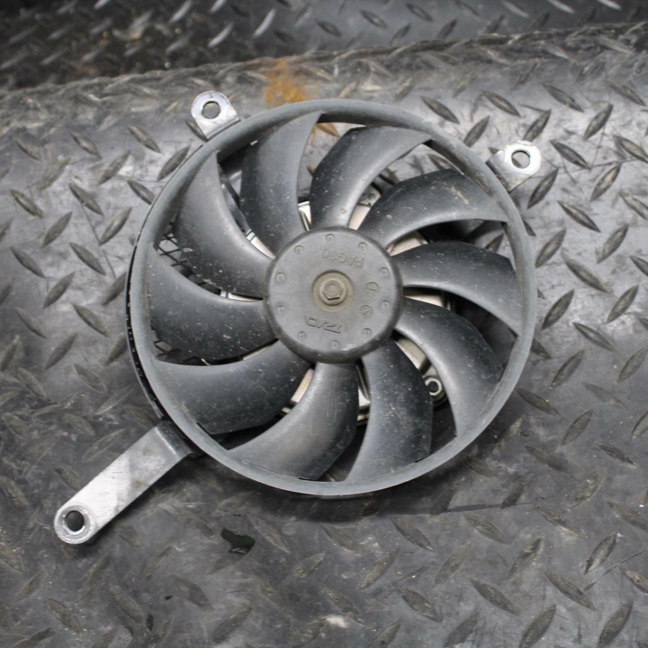08-09 SUZUKI GSXR750 ENGINE RADIATOR COOLING FAN BB208