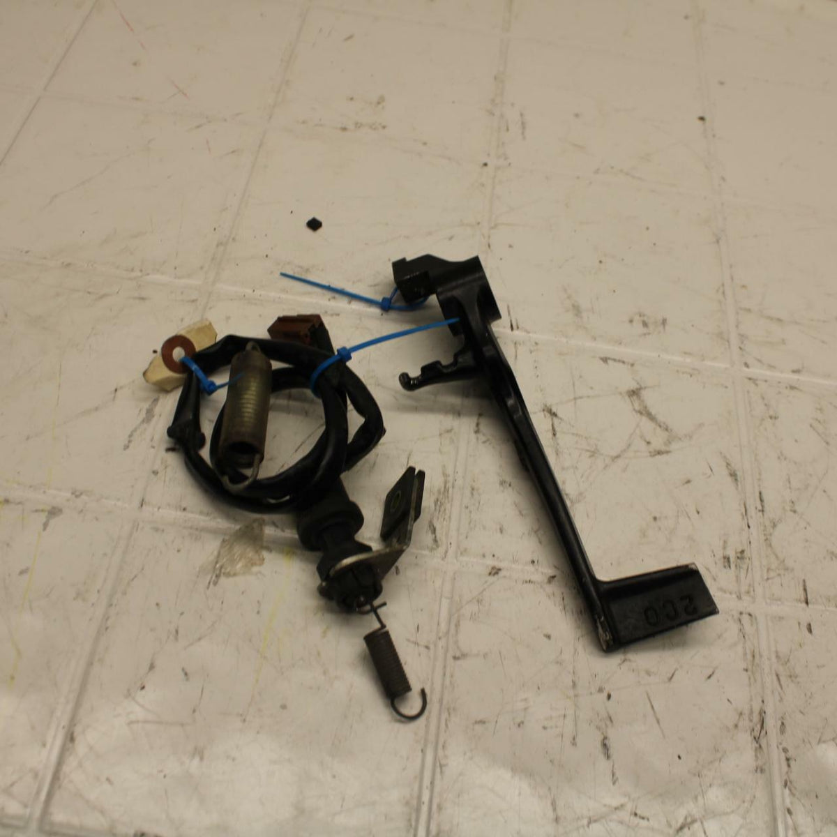 07 YAMAHA YZF R6 RIGHT REARSET BRAKE FOOT PEDAL BB284 B