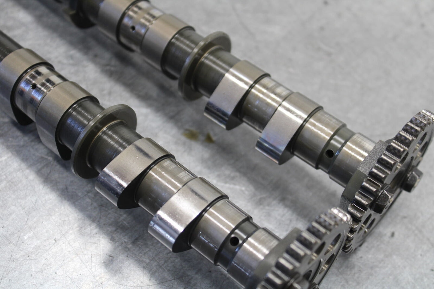 08-09 YAMAHA YZF R6S CAMSHAFT CAMS SHAFTS  5SL-12170-00-00 5SL-12180-00-00 BB690