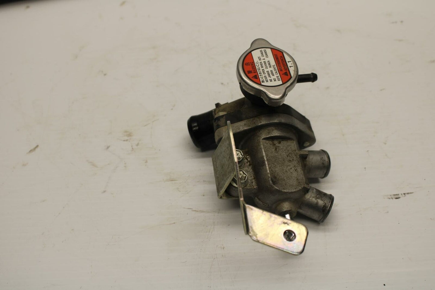 13-16 SUZUKI BANDIT 1250S ABS THERMOSTAT HOUSING BB238