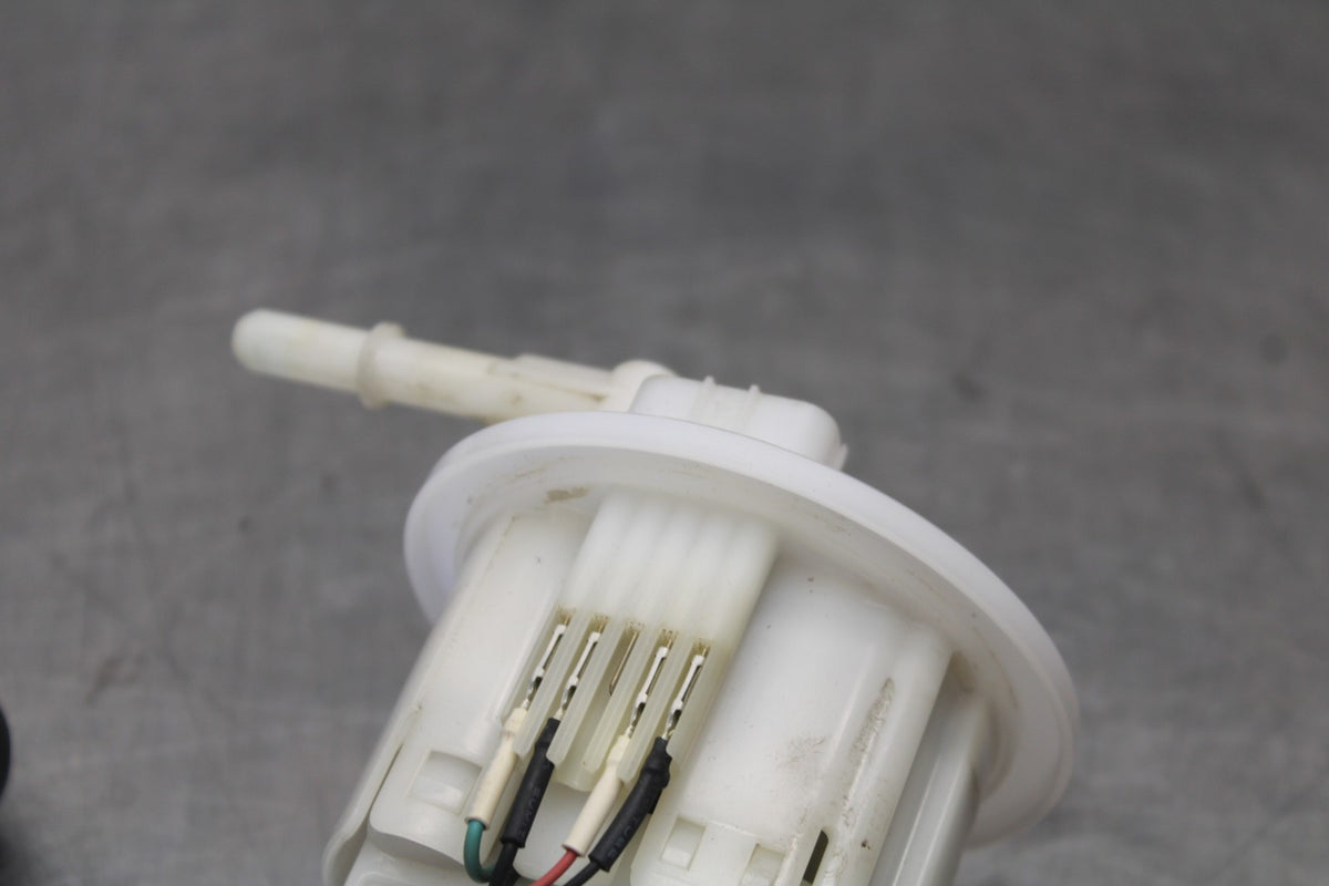 15-17 YAMAHA FJ09 FUEL PUMP GAS PETROL SENDER UNIT BB906