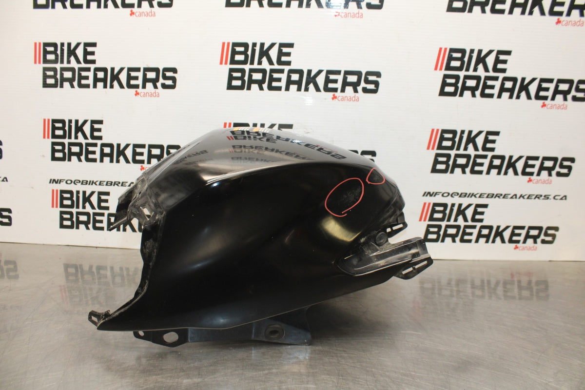 23 YAMAHA YZF R3 GAS TANK FUEL CELL COVER FAIRING COWL BB806