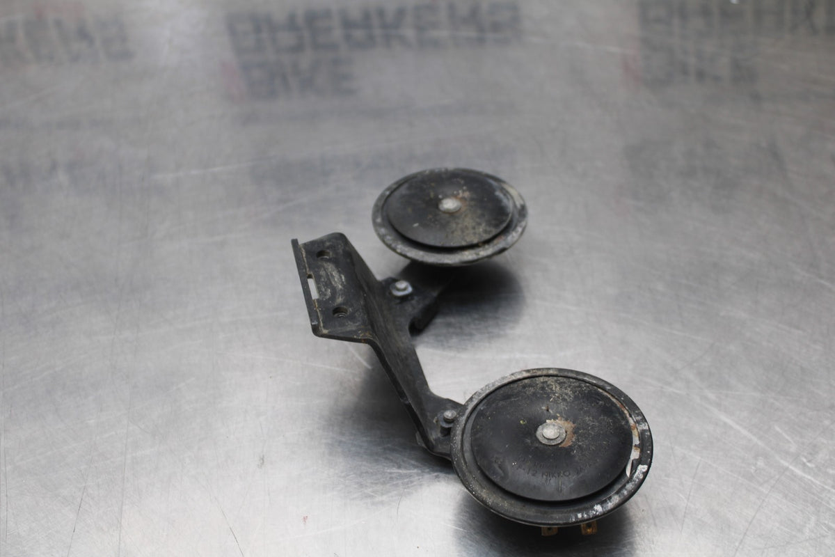 03-08 KAWASAKI VULCAN 1600 HORN SIGNAL SET & BRACKET BB196