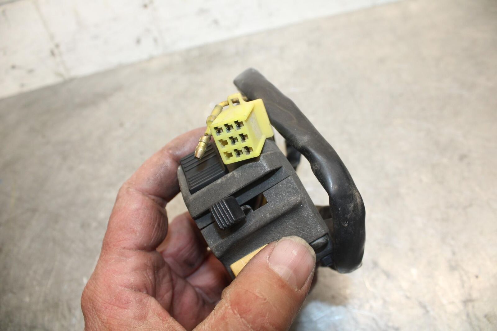 1986 Suzuki GSXR1100 LEFT CLIP ON HANDLE HORN SIGNALS SWITCH SWITCHES BB43