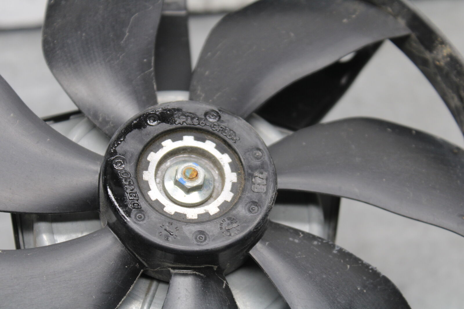 16-21 YAMAHA XSR900 ENGINE RADIATOR COOLING FAN BB664
