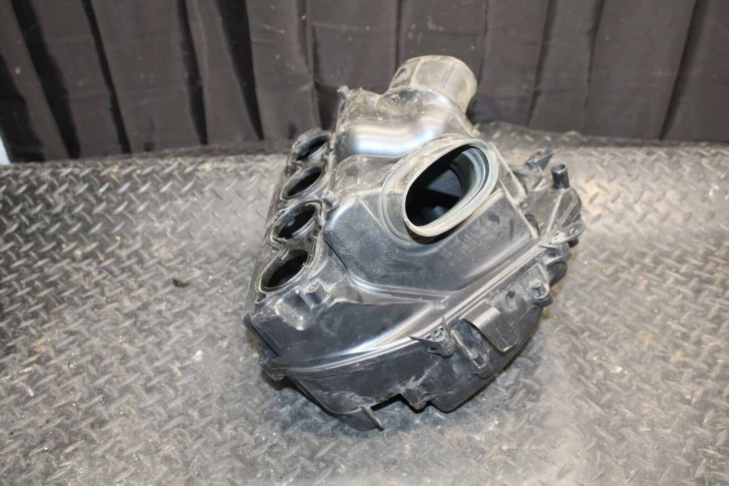 03-04 HONDA CBR600RR AIRBOX AIR INTAKE FILTER BOX BB218