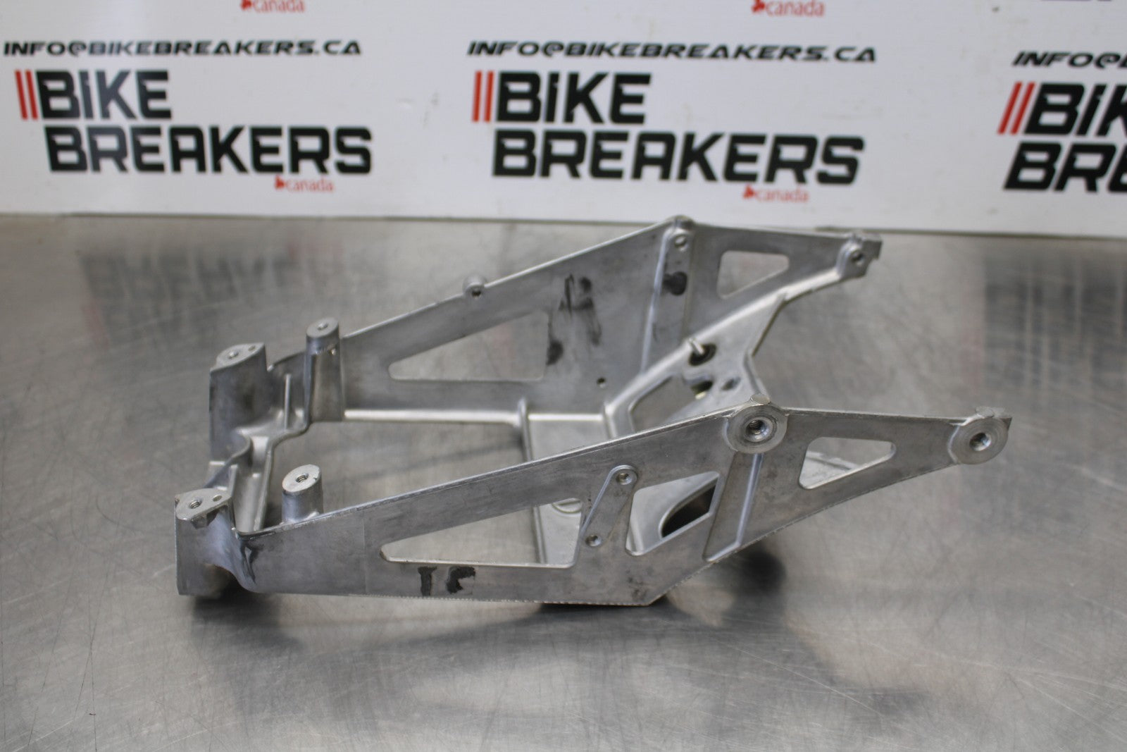 06-07 SUZUKI GSXR 600 REAR BACK TAIL SUBFRAME SUB FRAME BB178