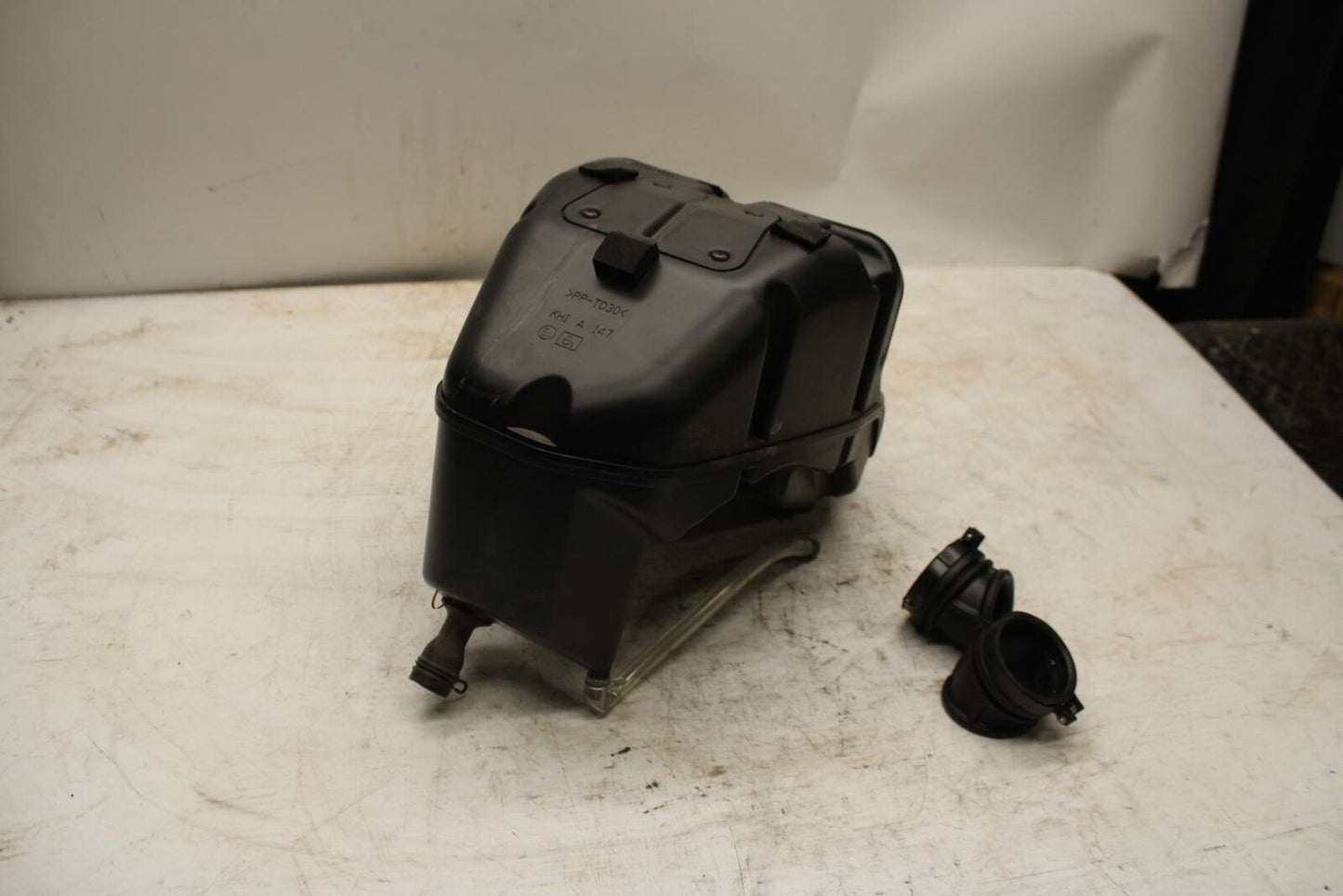 11-12 KAWASAKI NINJA 400 EX400 C AIRBOX AIR INTAKE FILTER BOX BB358