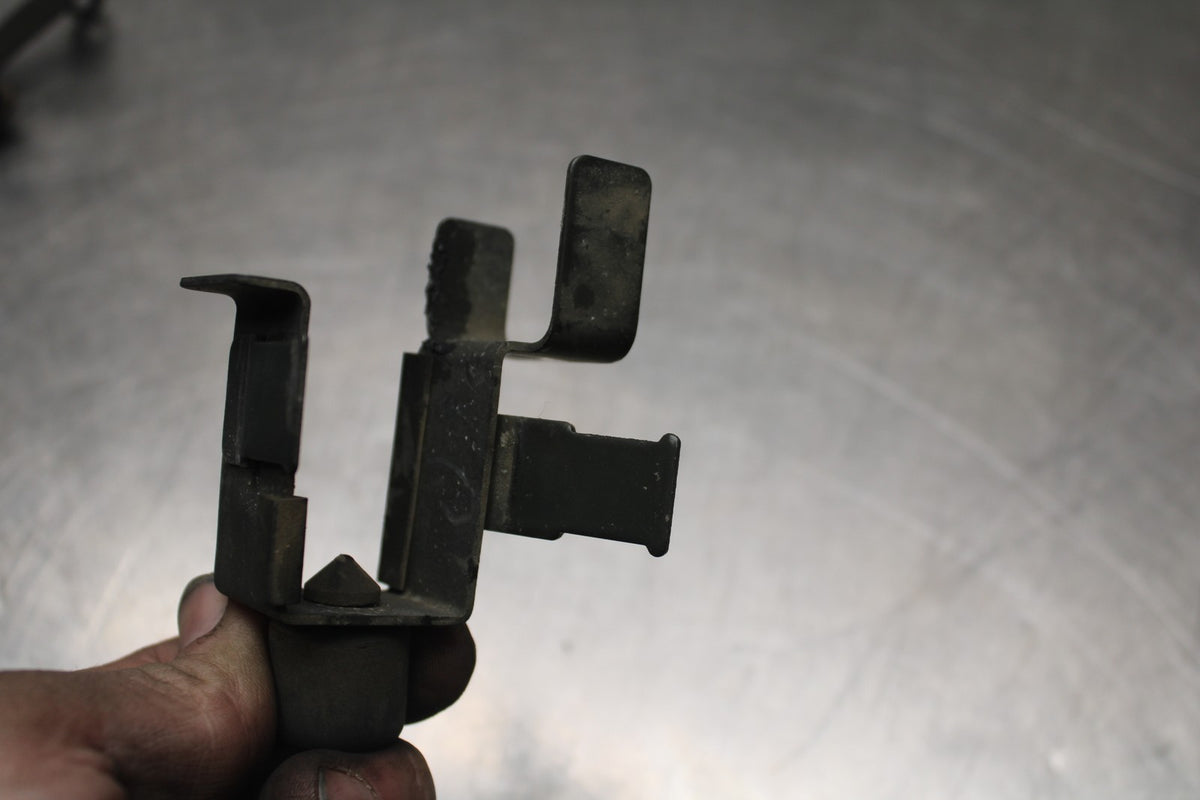 2006 Suzuki Boulevard C90 MOUNT BRACKET BB849