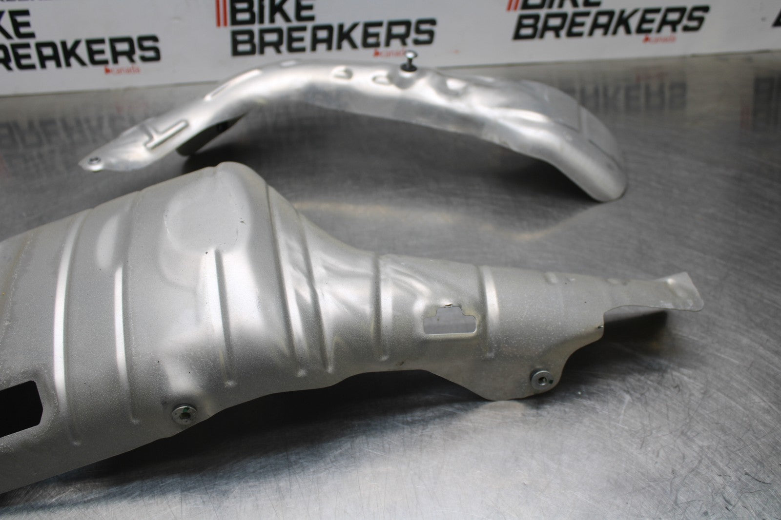 13-24 HONDA CBR600RR MUFFLER EXHAUST PIPE COVER HEAT SHIELD GUARD BB772