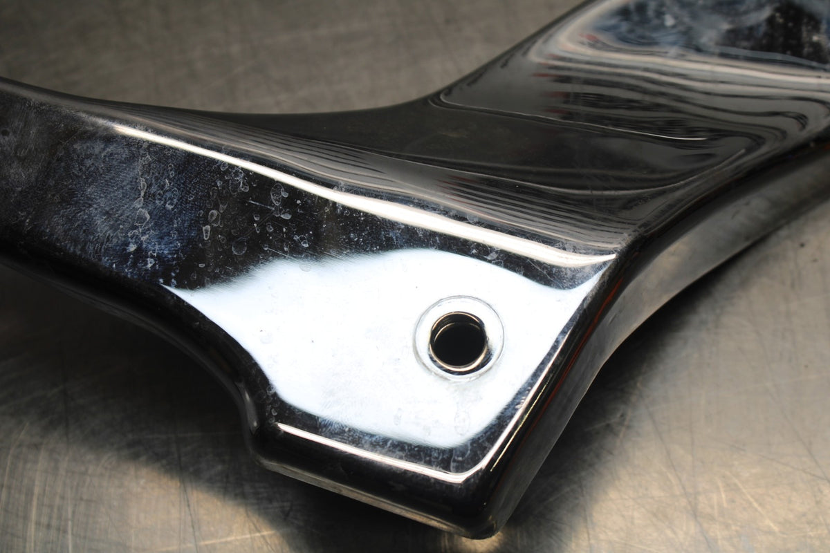2006 Suzuki Boulevard C90 REAR PASSENGER FENDER GRAB RAIL BB849