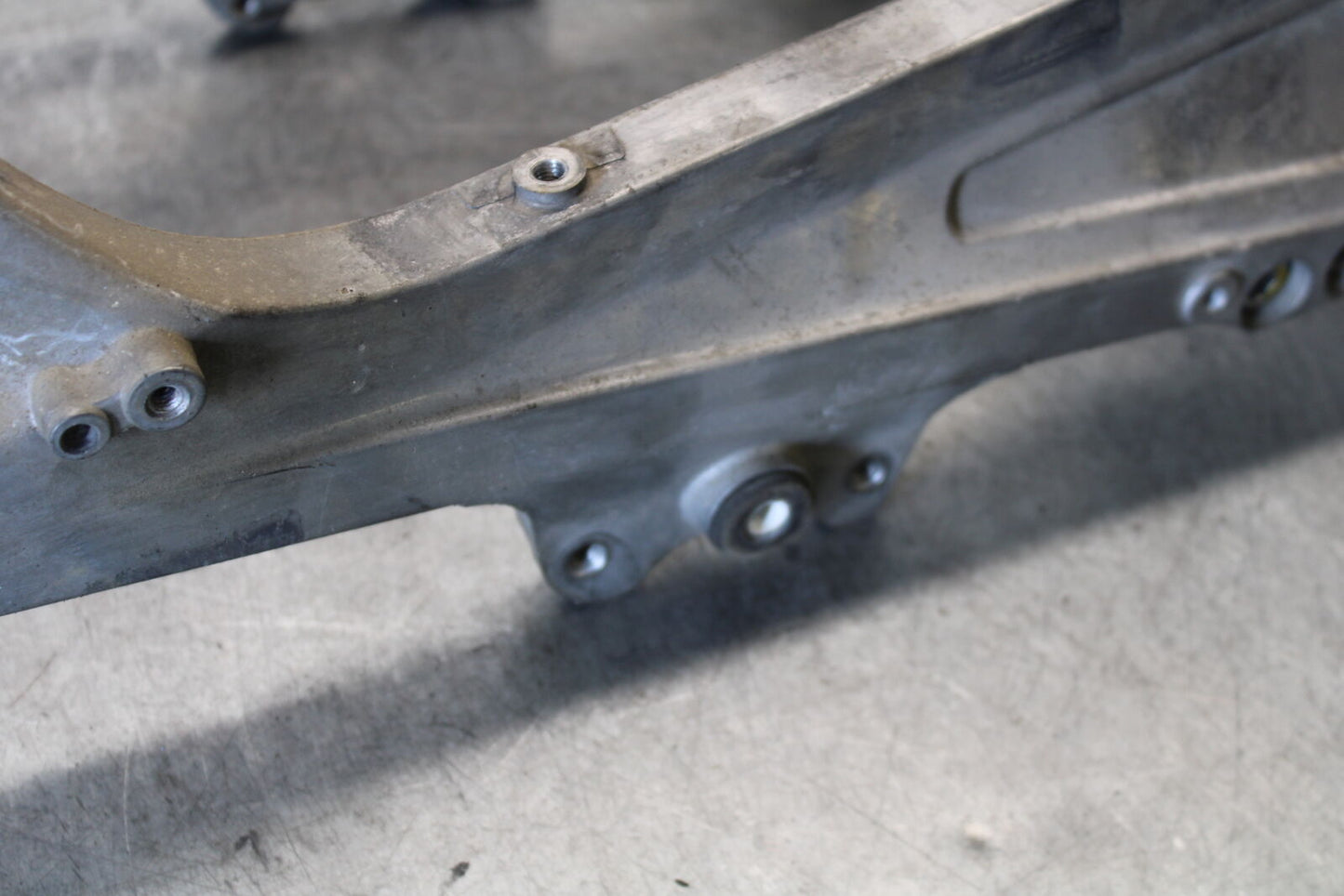 03-04 HONDA CBR600RR REAR SUBFRAME BACK SUB FRAME 50200-MEE-000 BB661