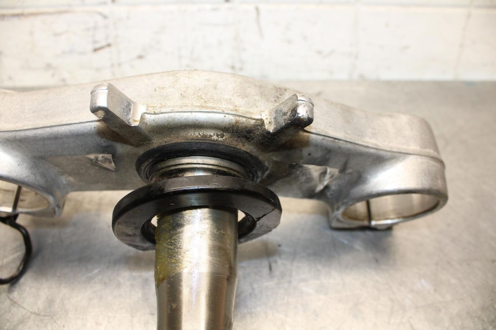 2003 Kawasaki Ninja ZX6RR ZX600K FRONT FORKS CLAMP LOWER TRIPLE TREE STEM BB66