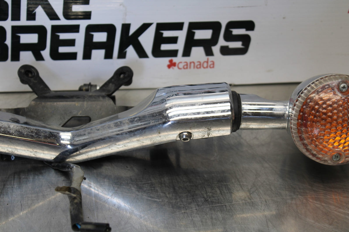 09 YAMAHA V STAR 950 FRONT TURN SIGNAL BAR MOUNT & LIGHTS BB172