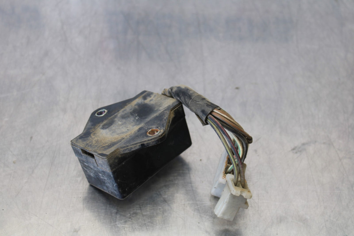 76-77 HONDA GOLDWING 1000 FUSE BOX  BB171