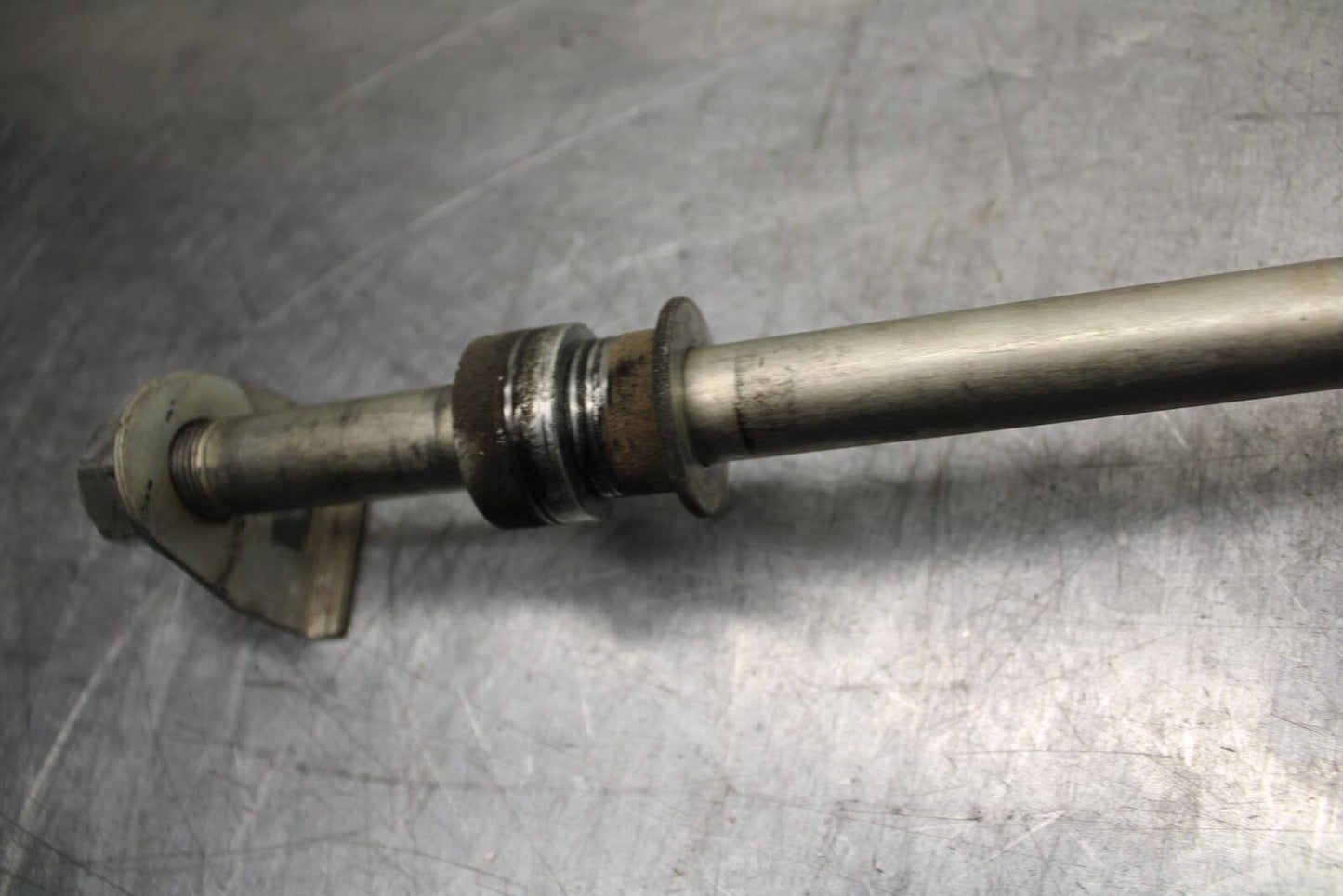 07-12 SUZUKI BANDIT GSF 650 F GSX650F REAR AXLE WHEEL RIM PIVOT BOLT AXEL  BB90