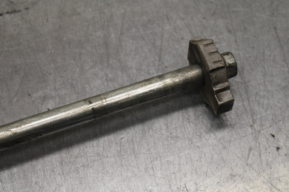 13-16 KTM 390 DUKE REAR AXLE BACK WHEEL RIM PIVOT BOLT AXEL BB748