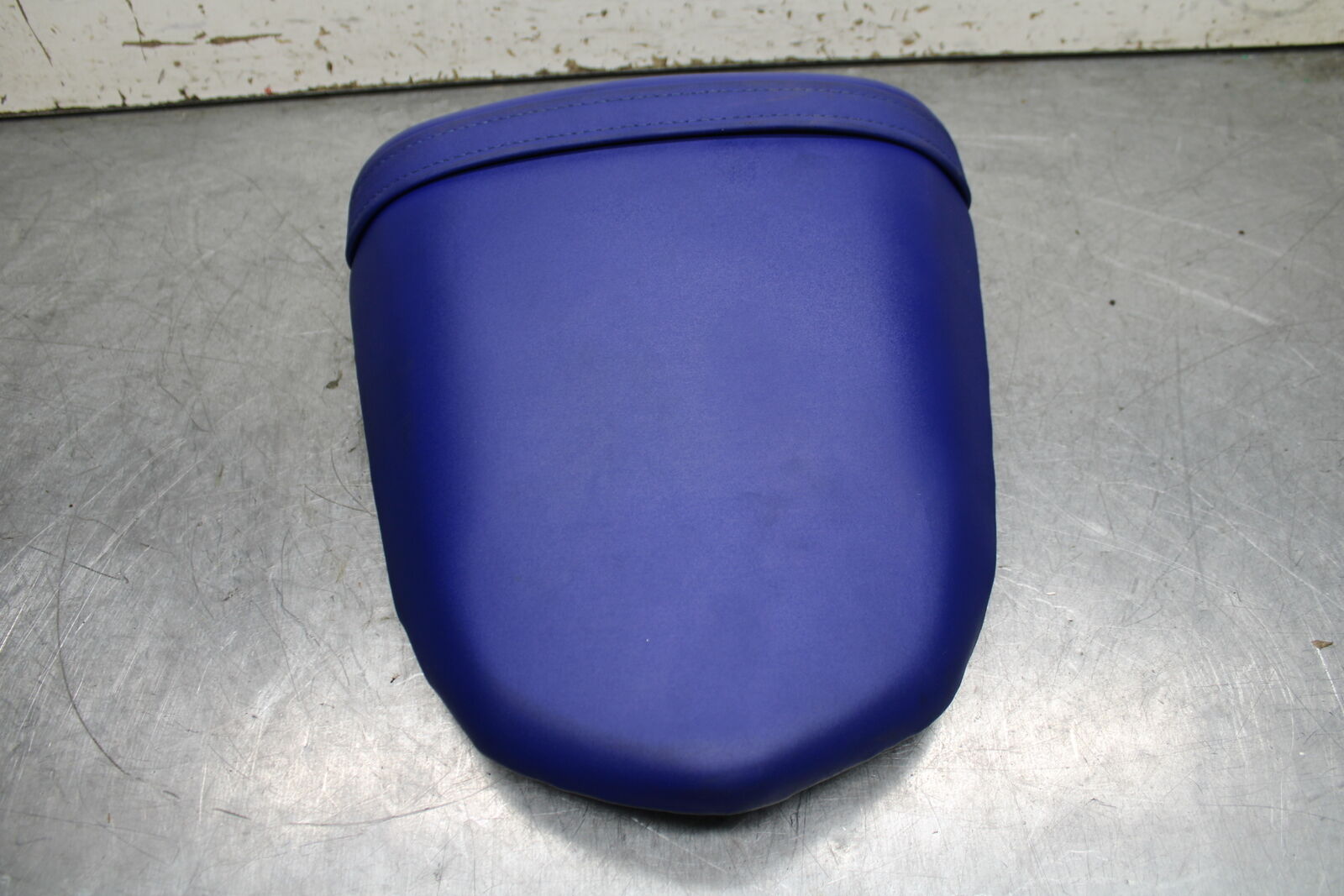 05-06 SUZUKI GSXR1000 REAR BACK PASSENGER TANDEM SEAT PAD SADDLE PILLION BB172