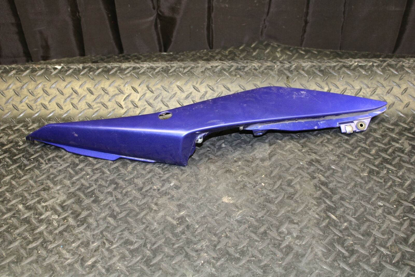 19 YAMAHA YZF R3 LEFT REAR BACK TAIL FAIRING COWL SHROUD BB177