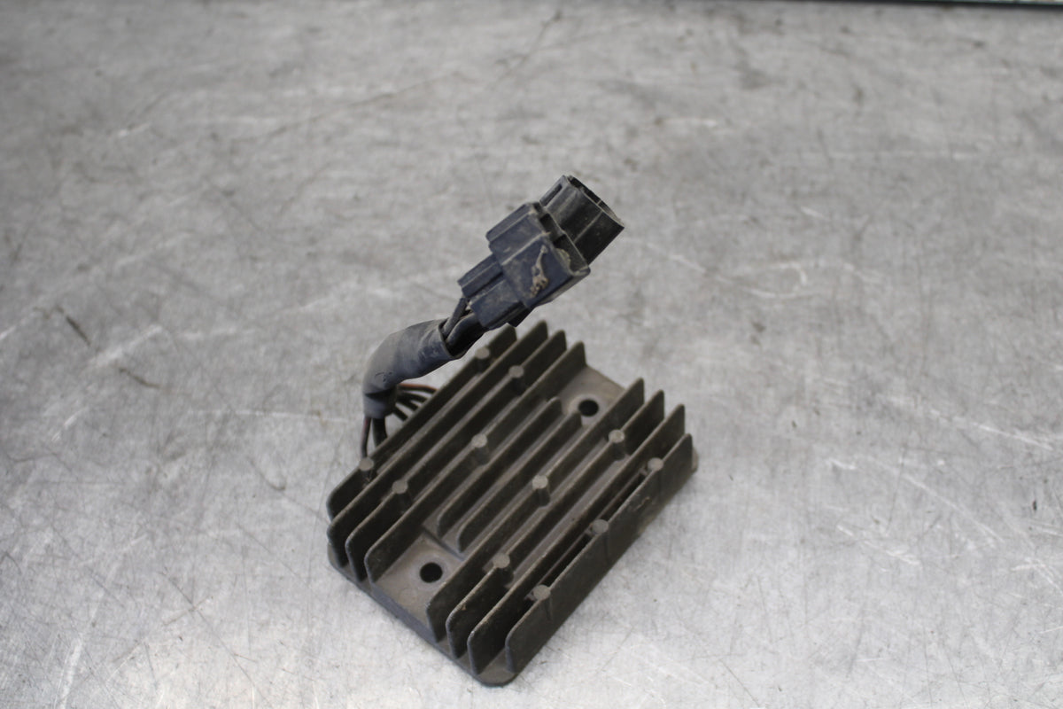 05-09 SUZUKI BOULEVARD C90 RECTIFIER VOLTAGE REGULATOR BB692