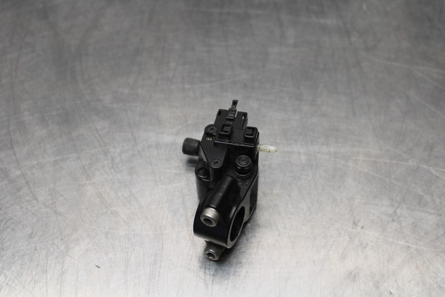 21-23 KAWASAKI NINJA ZX6R CLUTCH LEVER PERCH MOUNT BRACKET BB179