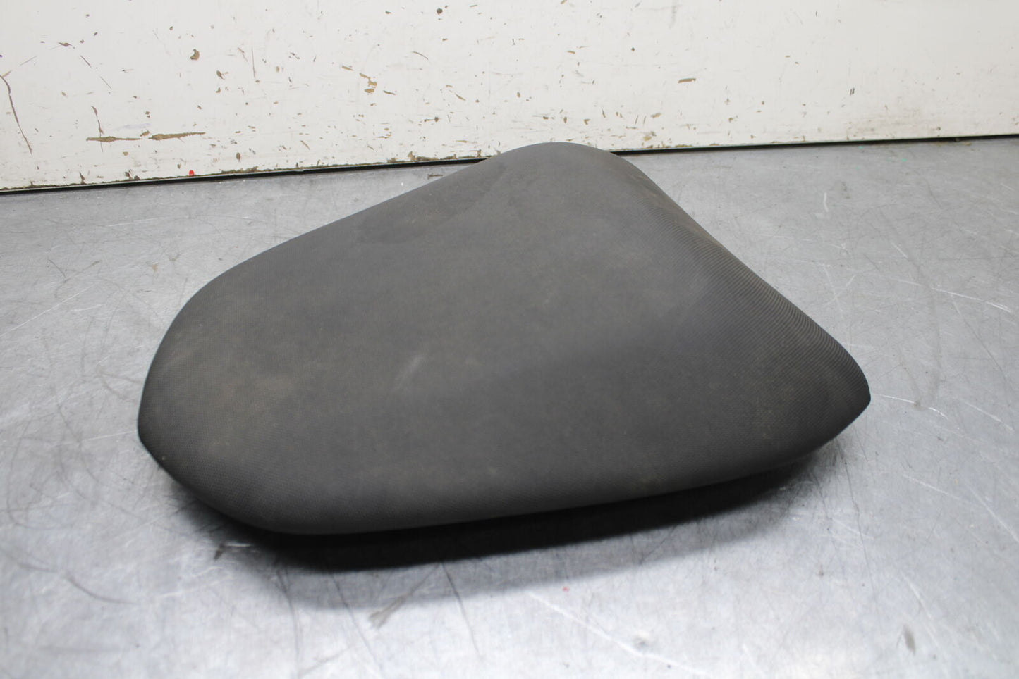 12-17 KAWASAKI ER-6N Z650 REAR BACK PASSENGER TANDEM SEAT PAD SADDLE  BB709