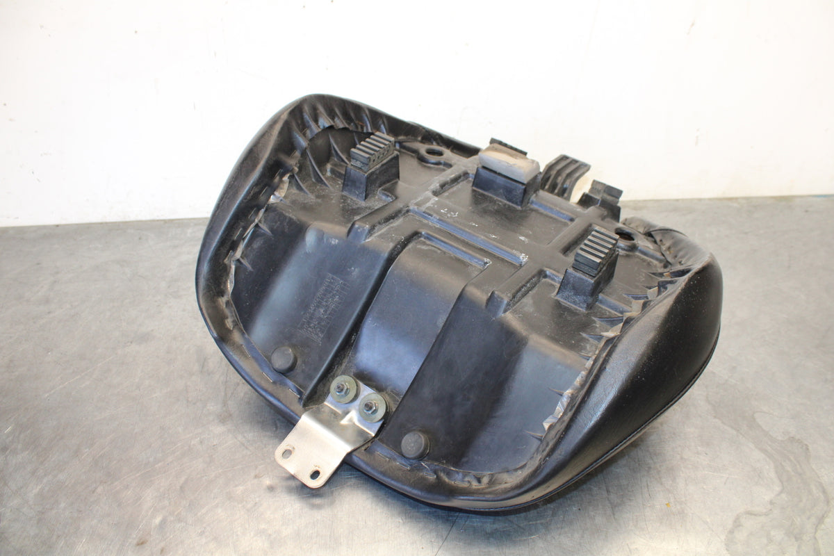 04 SUZUKI INTRUDER 800 FRONT DRIVERS SEAT BB758
