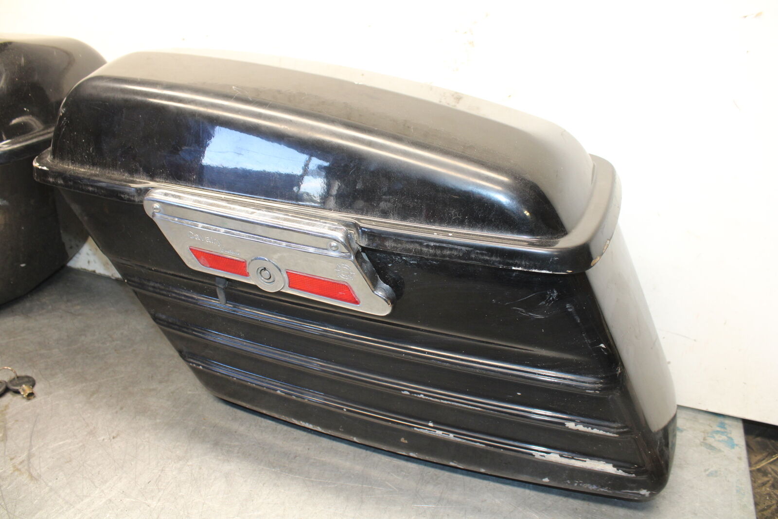 05-09 SUZUKI BOULEVARD C90 SIDE CARGO LUGGAGE SADDLEBAG BAG COMPARTMENT BB692