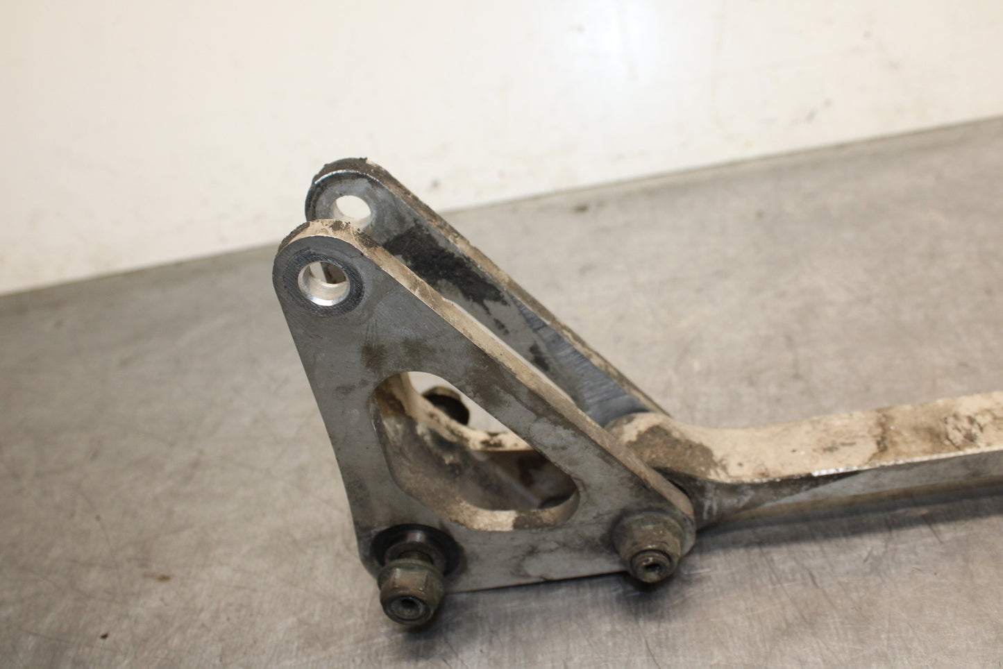 00-01 YAMAHA YZF R1 REAR DOGBONE SHOCK LINKAGE LINK BB755