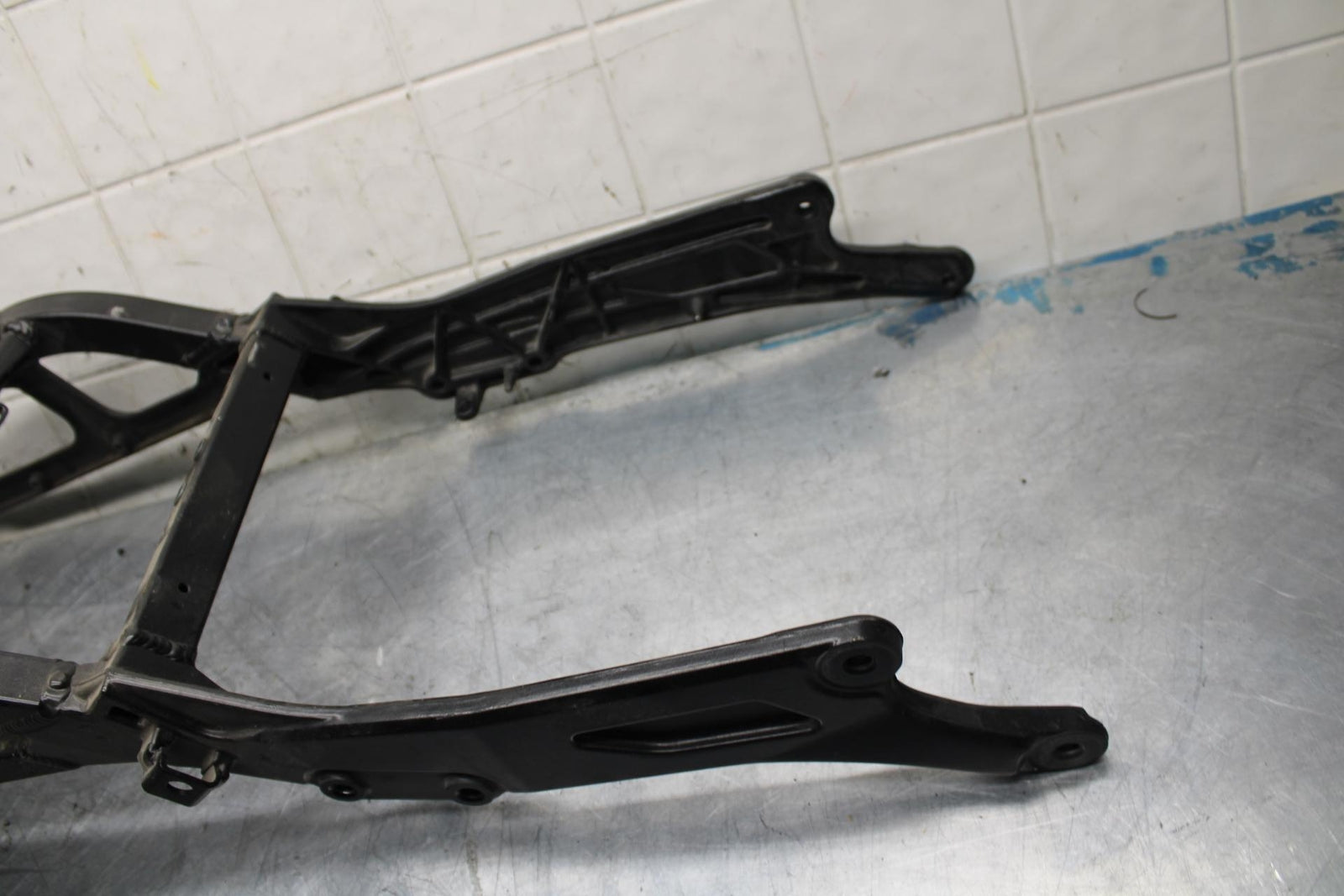 03 KAWASAKI ZX12R REAR SUBFRAME BACK SUB FRAME BB472
