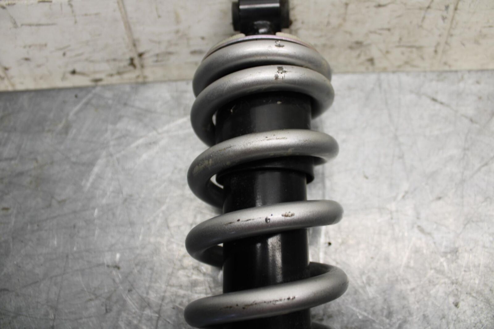 2015 Yamaha YZF R3 REAR BACK SHOCK ABSORBER SUSPENSION 1WD-F2210-00-00 BB526