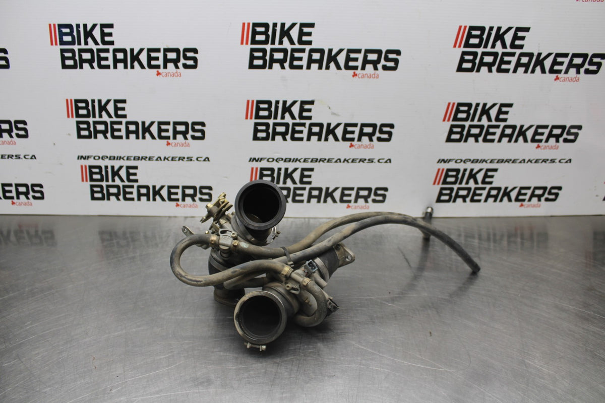 02 DUCATI MONSTER 620 MAIN FUEL INJECTORS / THROTTLE BODIES