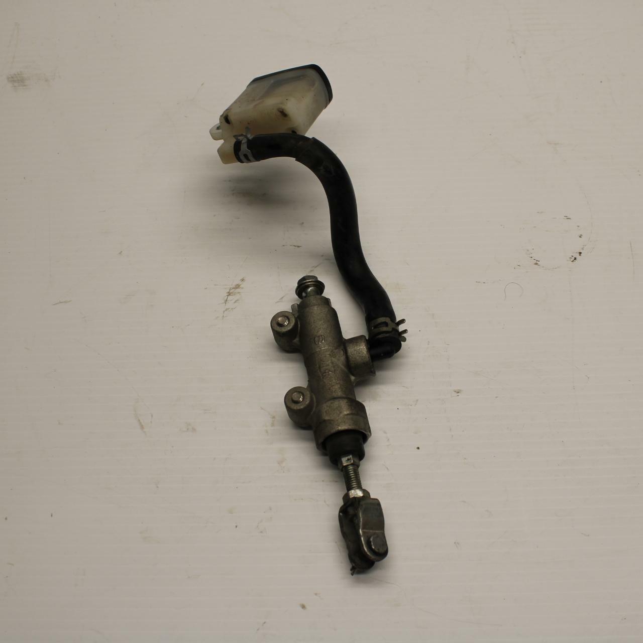 06-07 SUZUKI GSXR600 REAR BACK BRAKE MASTER CYLINDER W RESERVOIR BB243