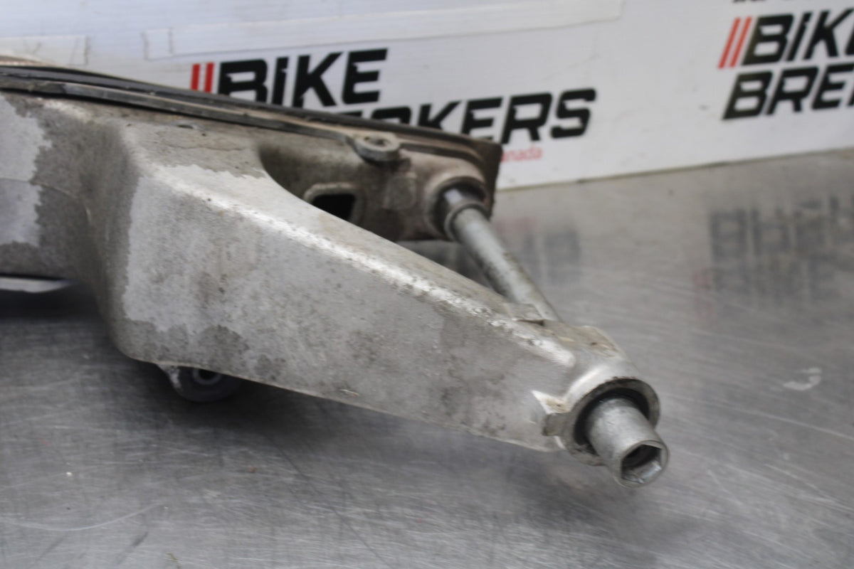 06-07 HONDA INTERCEPTOR 800 VFR800 REAR SWINGARM BACK SUSPENSION SWING ARM BB917