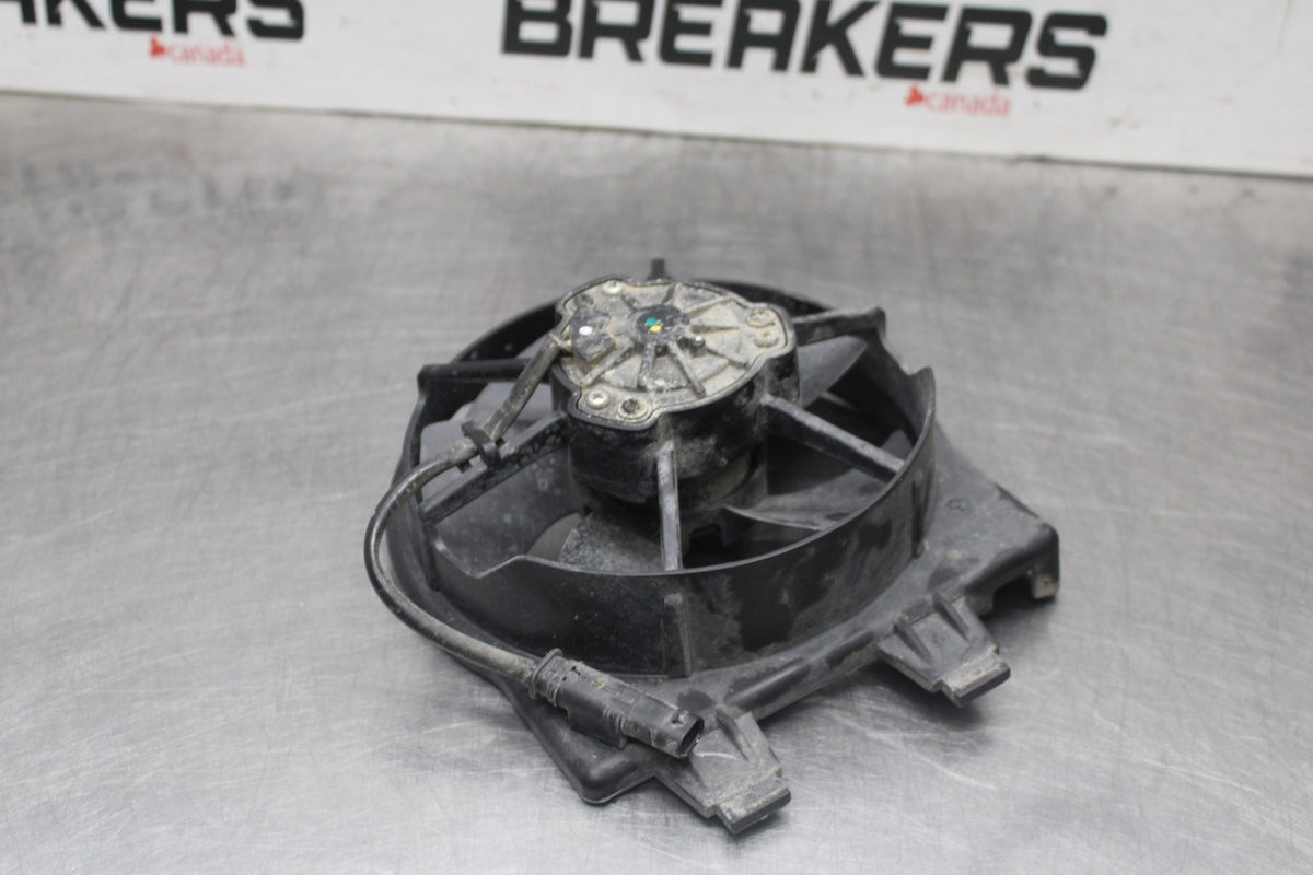 19 BMW F750GS ENGINE RADIATOR COOLING FAN BB938