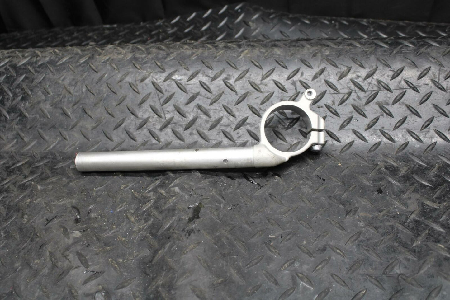 09-14 YAMAHA YZF R1 RIGHT CLIP ON HANDLEBAR BB196