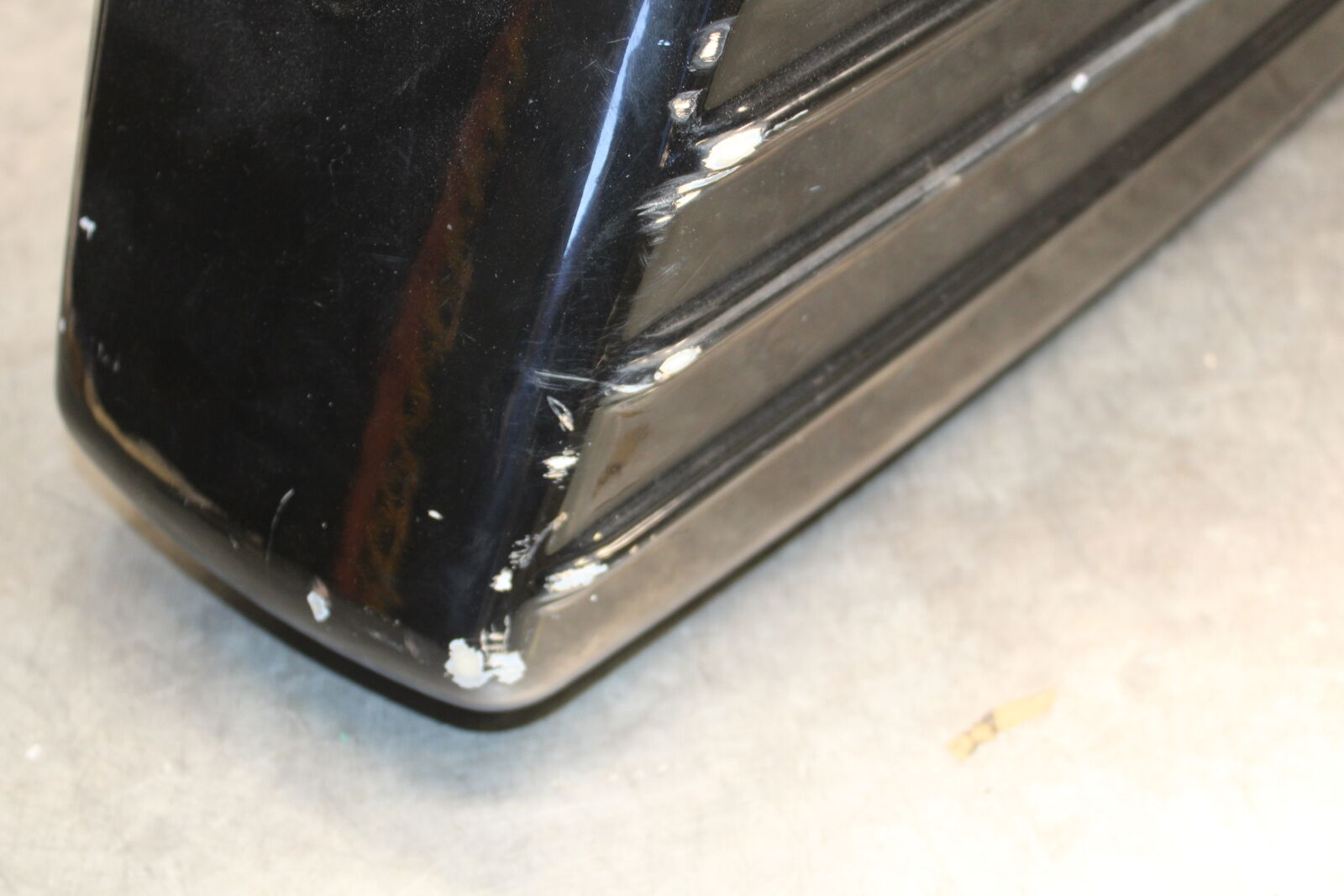 05-09 SUZUKI BOULEVARD C90 SIDE CARGO LUGGAGE SADDLEBAG BAG COMPARTMENT BB692