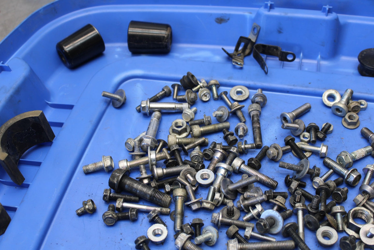 08-18 KAWASAKI KLR650 MOUNTING BOLTS HARDWARE MOTOR SCREWS BB183