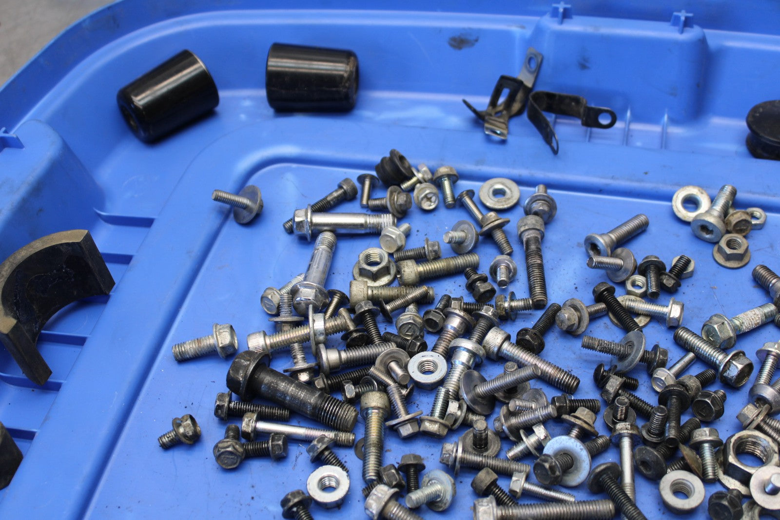 08-18 KAWASAKI KLR650 MOUNTING BOLTS HARDWARE MOTOR SCREWS BB183