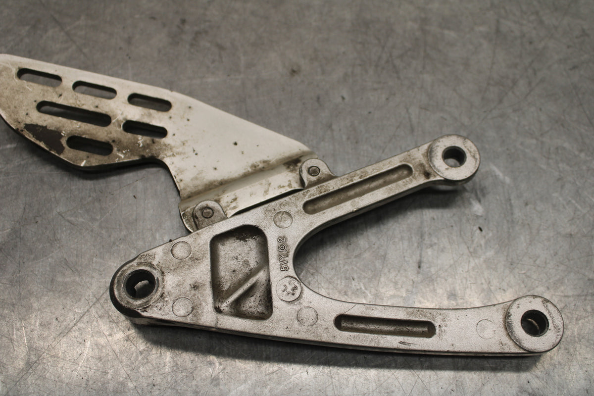 07-08 YAMAHA YZF R1 LEFT REARSET REAR SET DRIVER FOOT PEG BRACKET MOUNT BB724