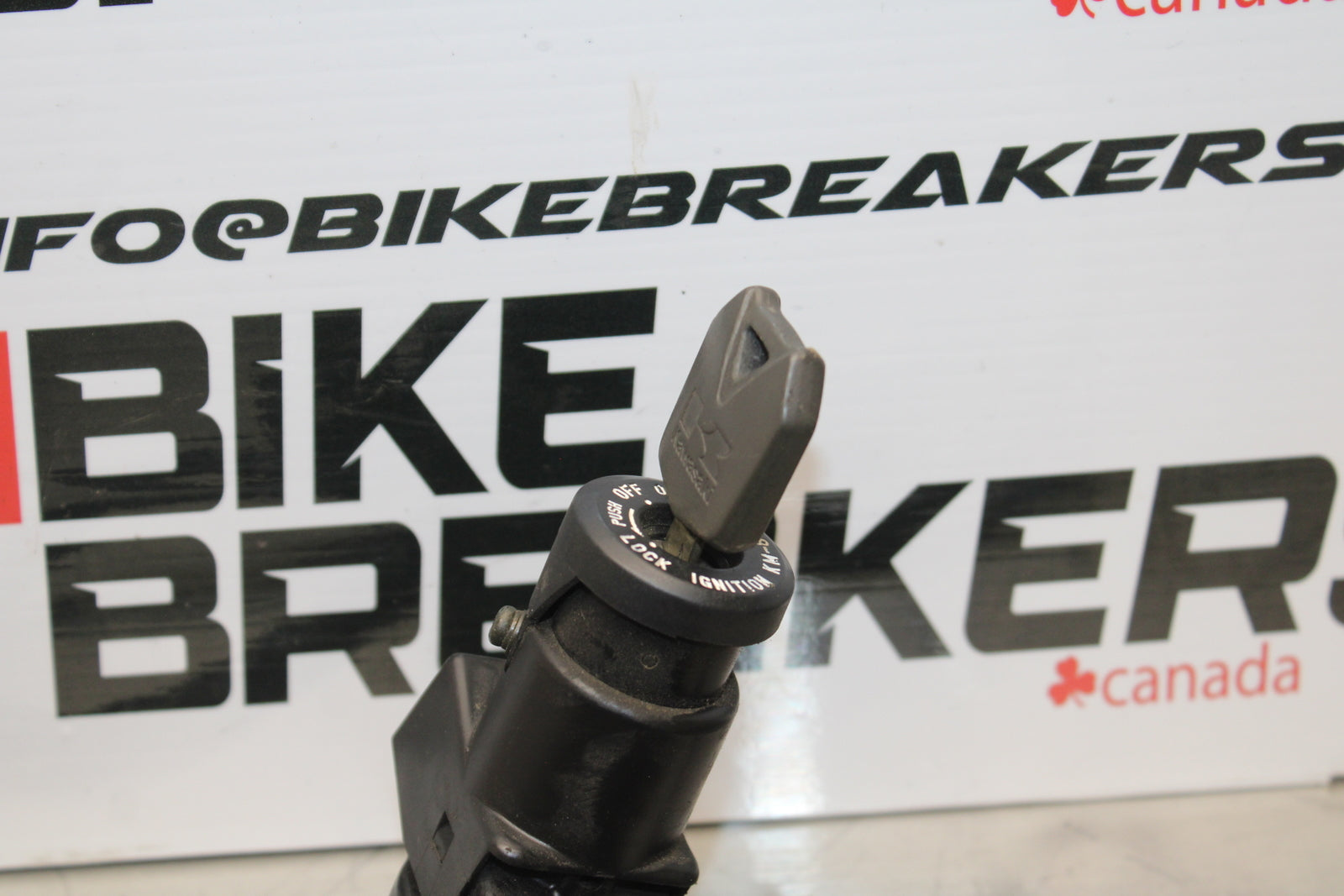 04-05 KAWASAKI NINJA ZX10R IGNITION LOCK KEY SET W/ GAS CAP AND SEAT LOCK BB163