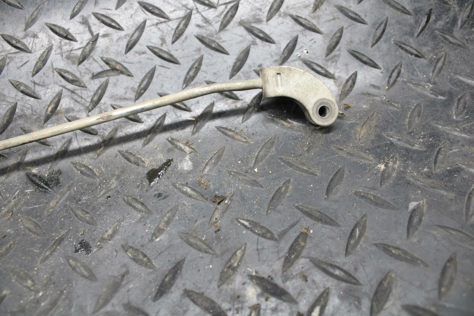 84-85 YAMAHA VIRAGO 1000 REAR BACK BRAKE  ROD SHAFT BAR 