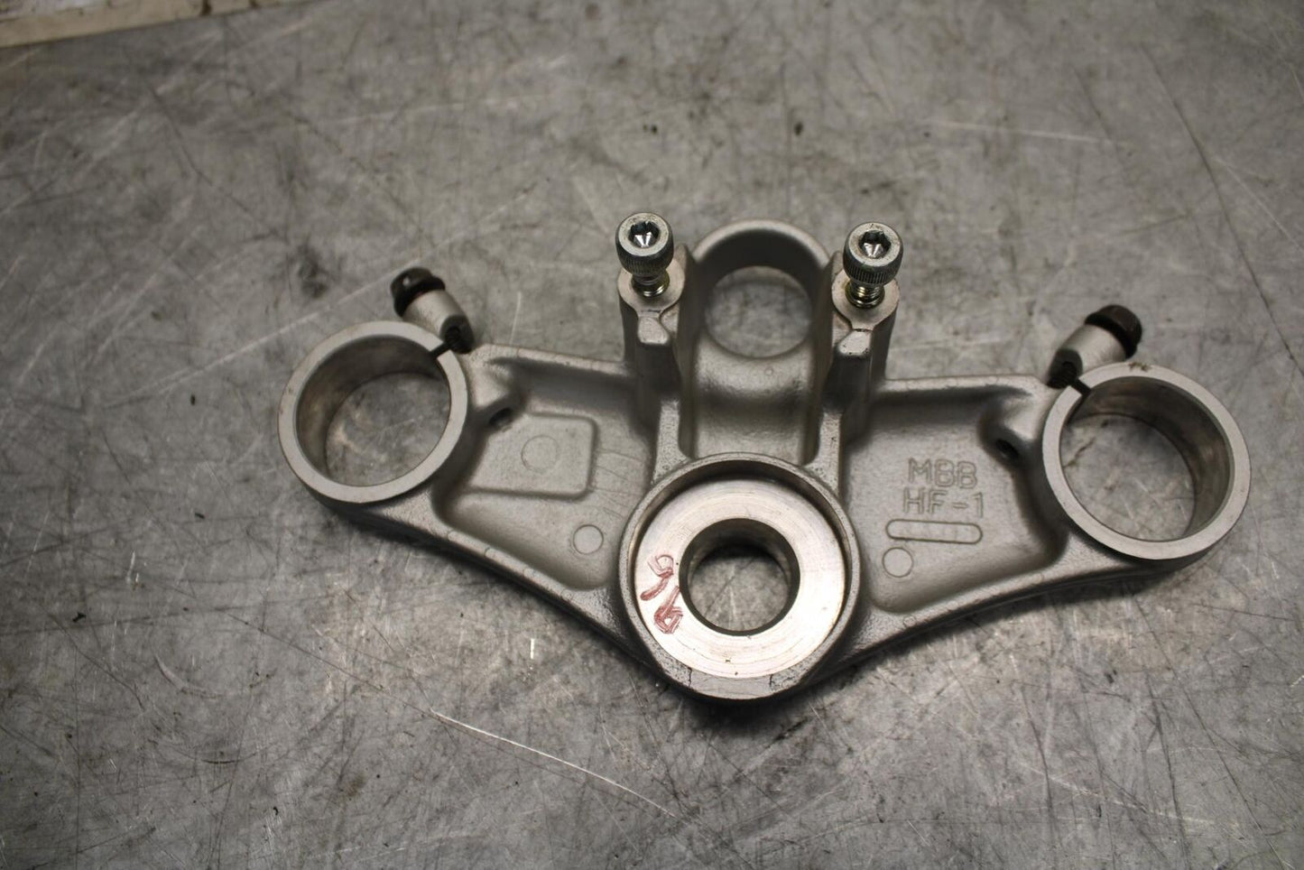 1999 Honda Super Hawk 1000 VTR1000F FORKS UPPER TRIPLE TREE CLAMP BB51