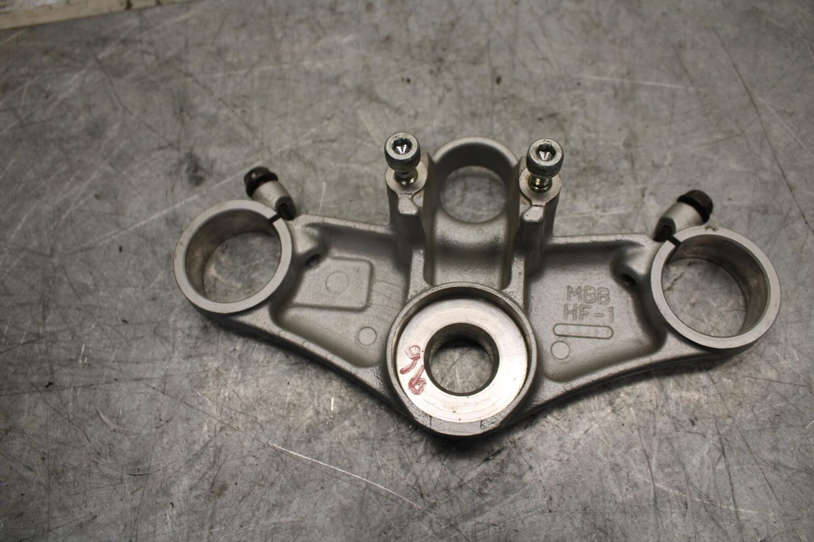 1999 Honda Super Hawk 1000 VTR1000F FORKS UPPER TRIPLE TREE CLAMP BB51