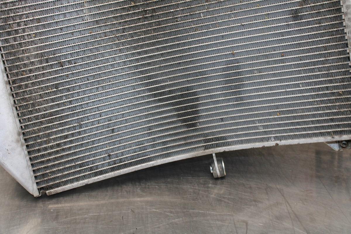 18 YAMAHA YZF R1  ENGINE RADIATOR MOTOR COOLER COOLING RADIATER BB838
