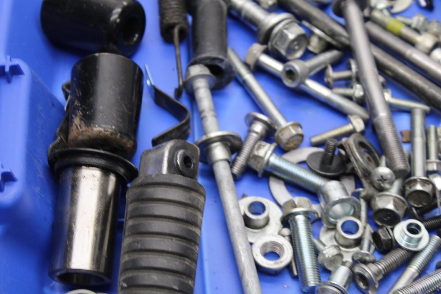 2014 Kawasaki Ninja 650 EX650E ENGINE MOUNTING AND MISC BOLTS HARDWARE BB569