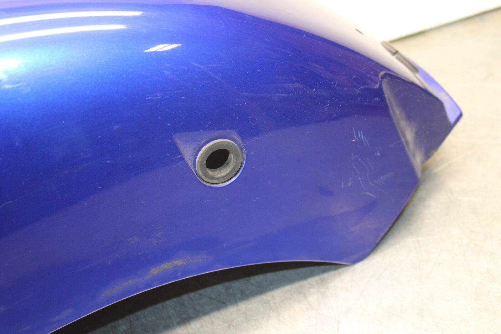 05-06 SUZUKI BOULEVARD M50 REAR BACK WHEEL FENDER MUD GUARD BB671