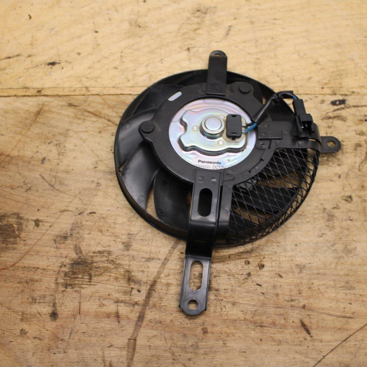 11-21 SUZUKI GSXR750 ENGINE RADIATOR COOLING FAN BB320